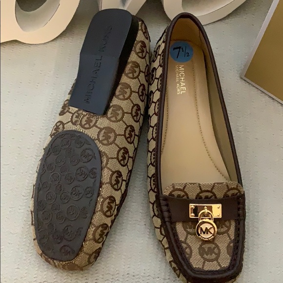 Michael Kors Hamilton Loafer - Picture 4 of 7